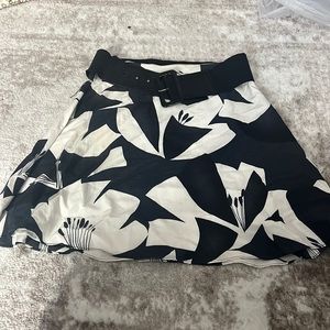 Alice & Olivia belted skirt size 4
